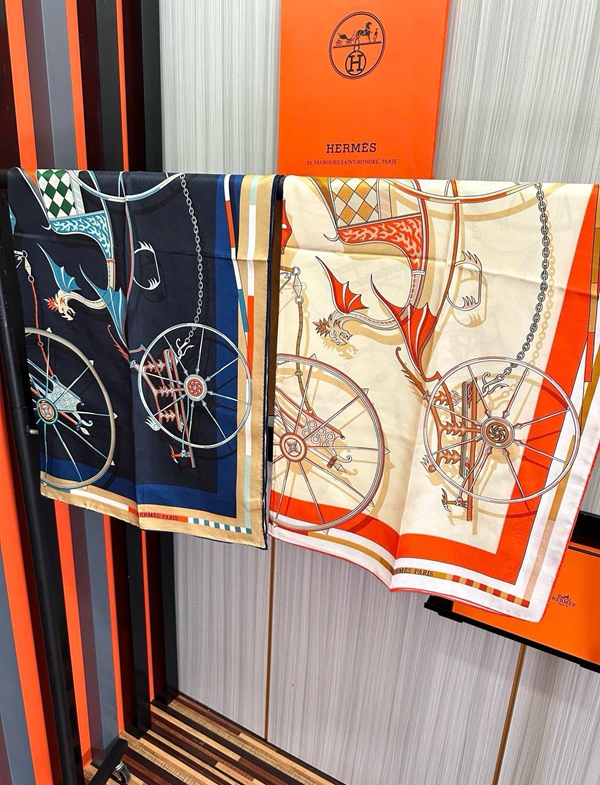 ブランドマフラー背面デザイン